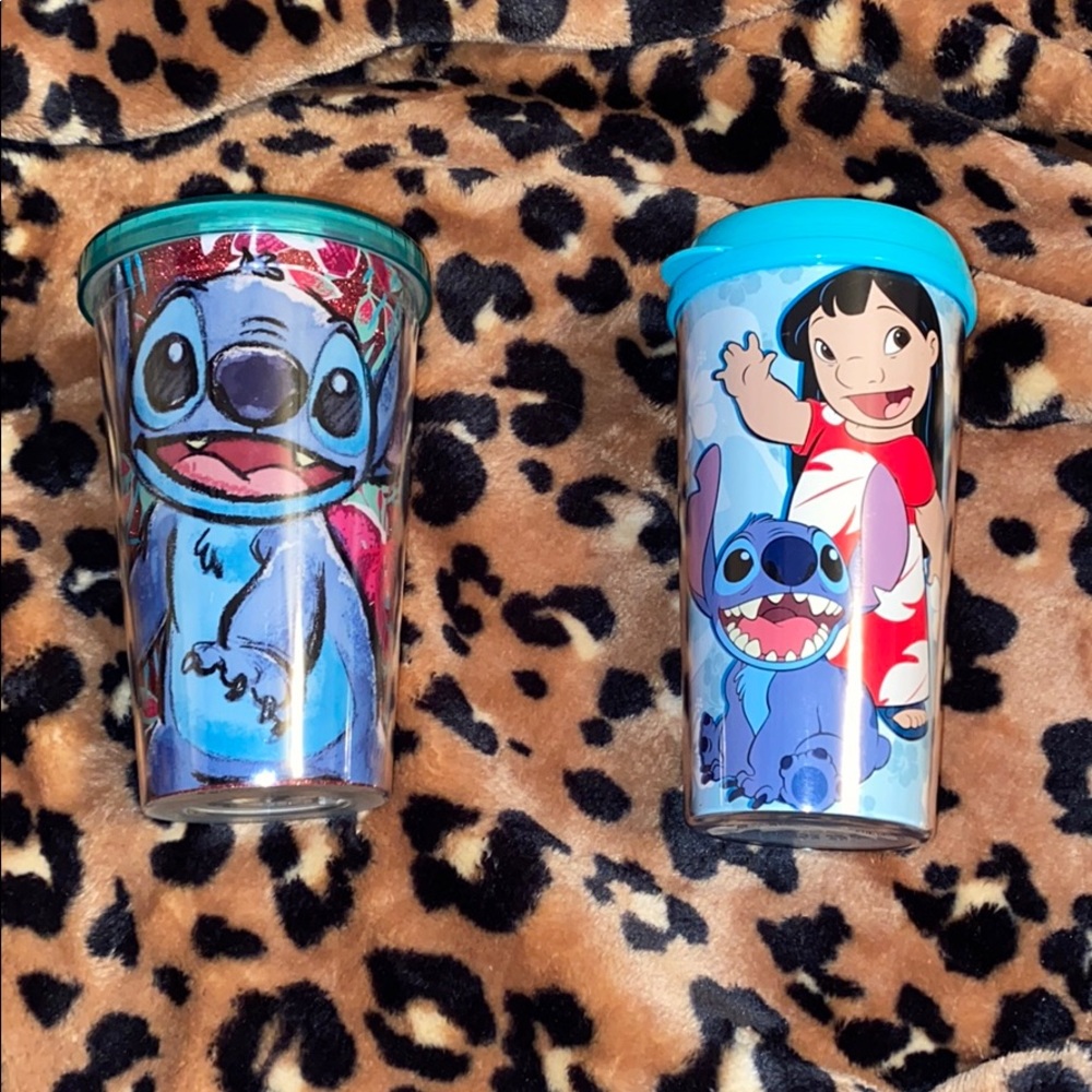 ❤️3/$25❤️ 2 Lilo and Stitch cups ****plastic****